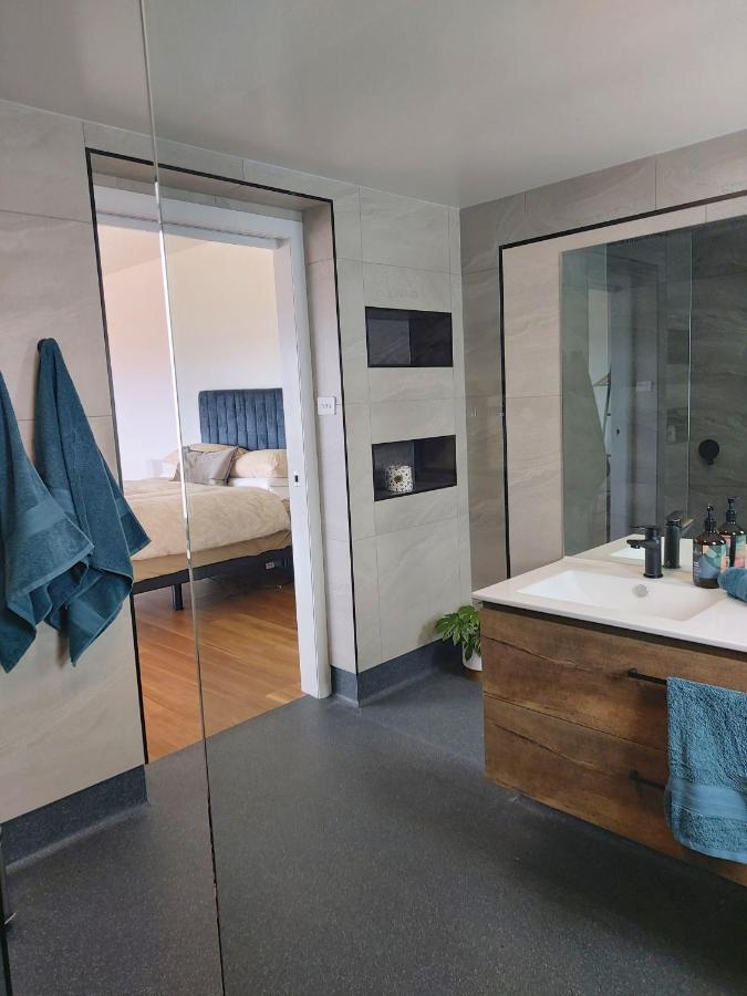 Empty Nest Apartment Penguin Exterior foto