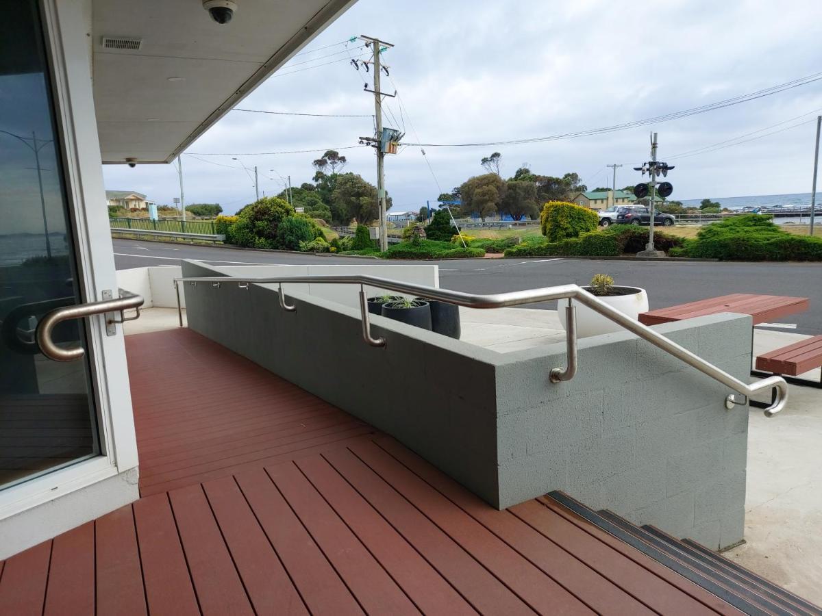 Empty Nest Apartment Penguin Exterior foto